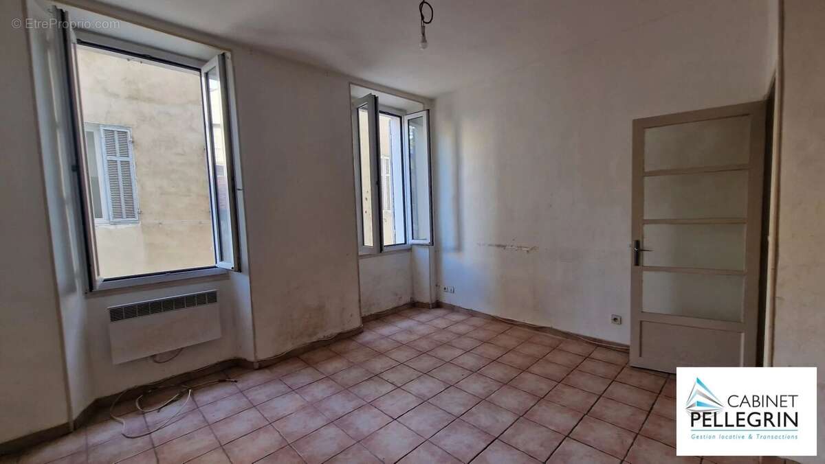 Appartement à MARSEILLE-3E