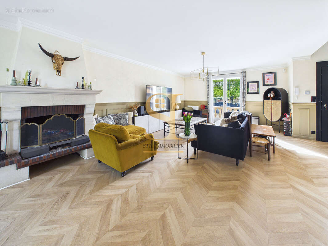 Maison à VIGNEUX-SUR-SEINE