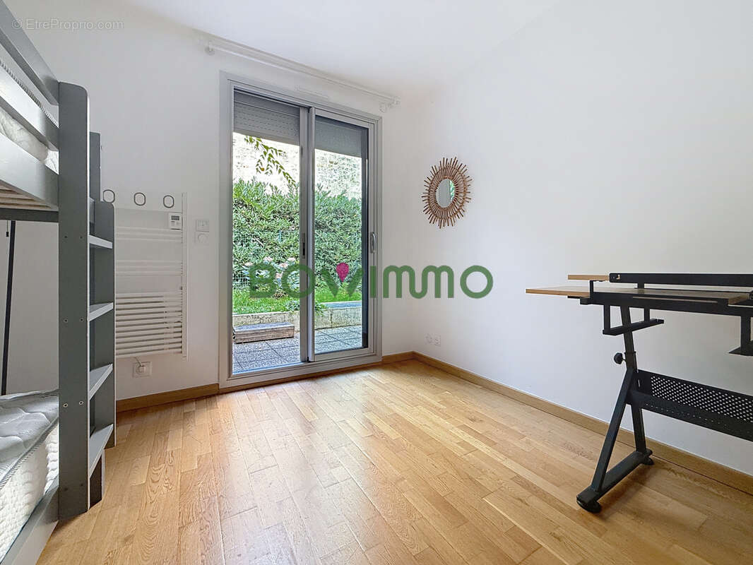 Appartement à PARIS-20E