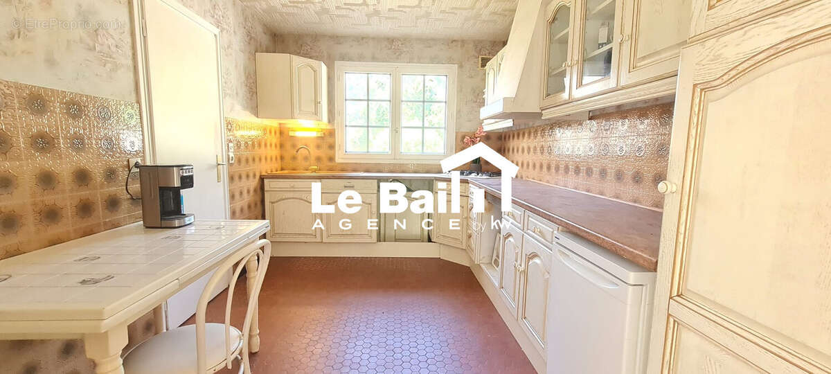 Maison 140 m² à Osny  - photo 4