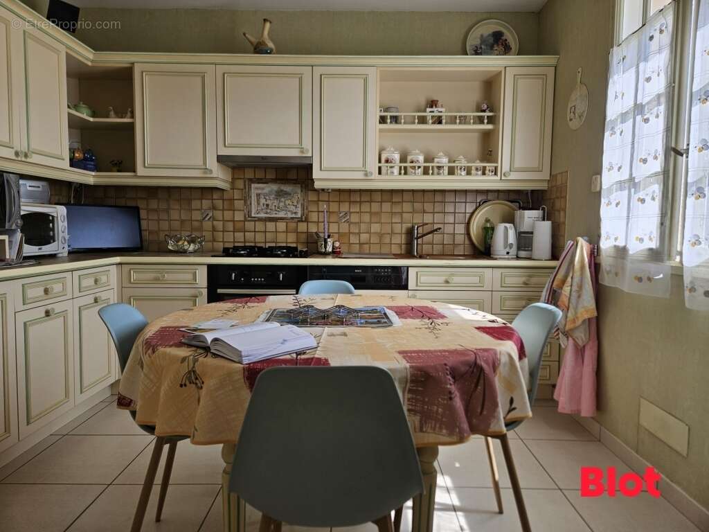 Maison à FOUGERES