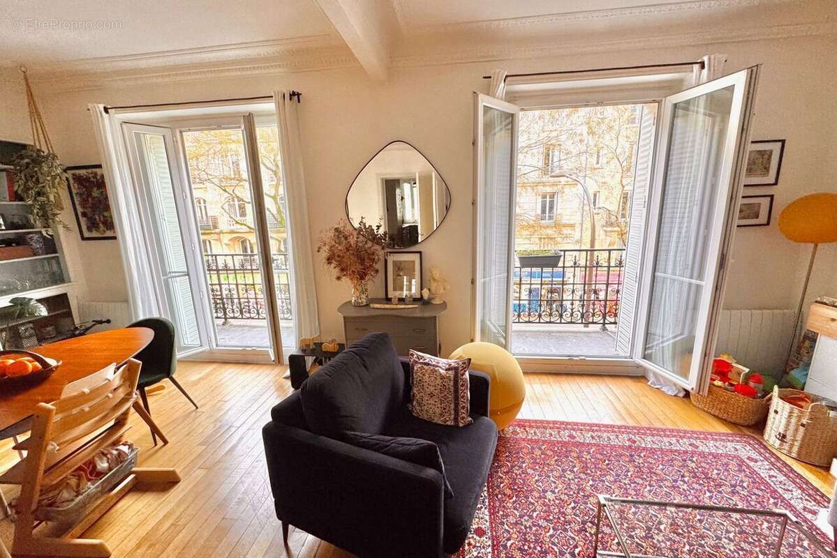 Appartement à PARIS-12E