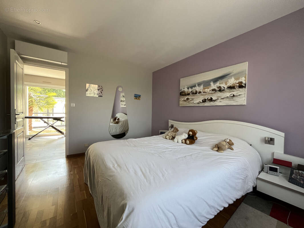 Bourg du CELLIER -  Belle maison plain pied  - 200 m2 - 8 pièces - piscine - photo 7