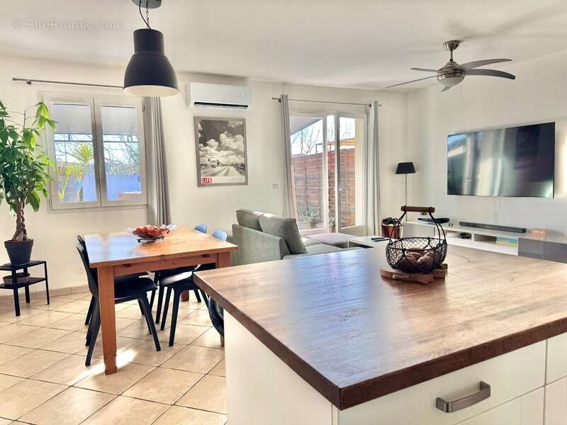 Maison à LA FARE-LES-OLIVIERS
