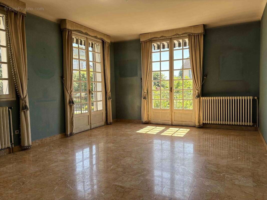 Maison à CUISERY