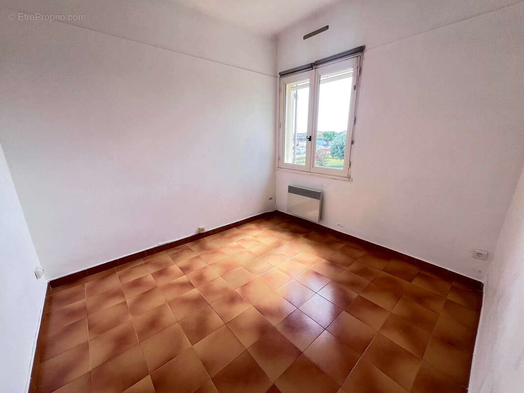 Appartement à FOURQUES
