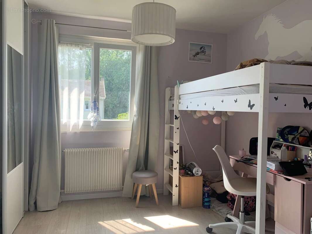 Maison à VOISINS-LE-BRETONNEUX