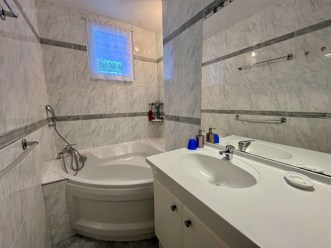 Appartement à MARSEILLE-9E