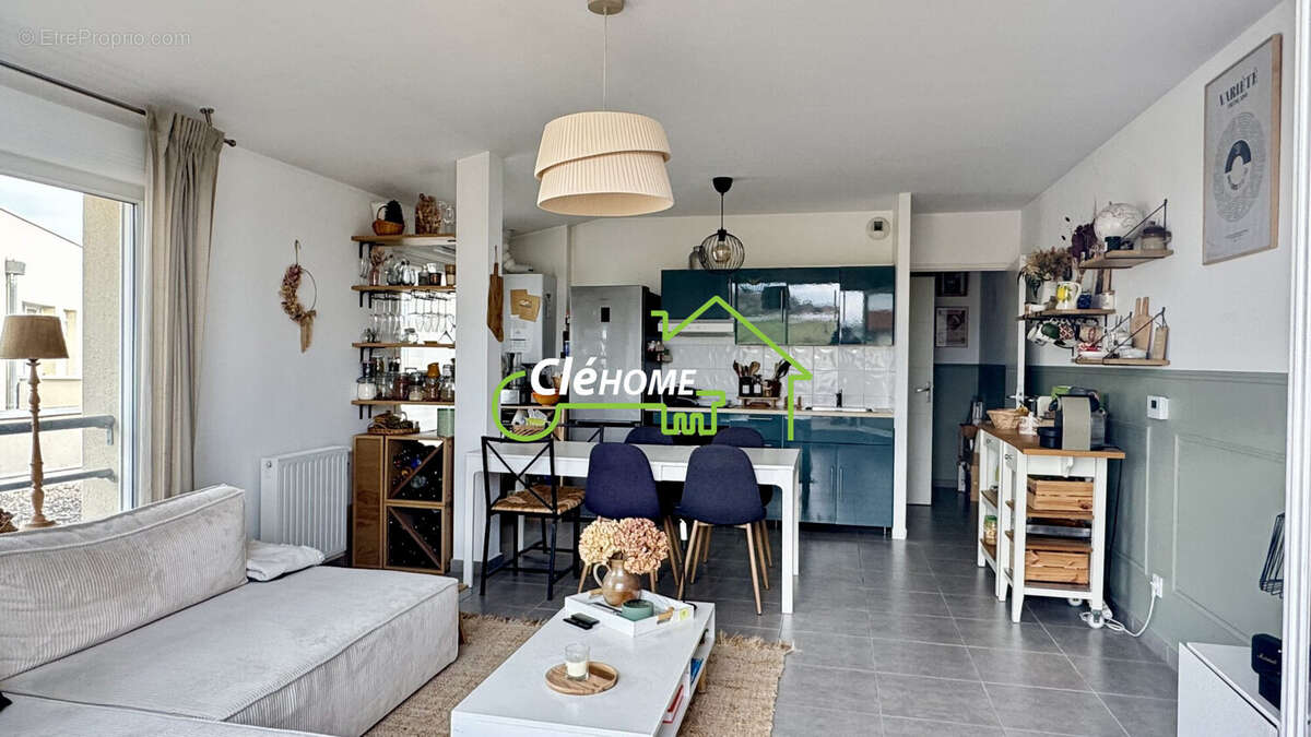 Appartement à LENTILLY