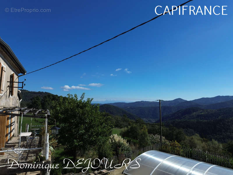 Maison à SAINT-MICHEL-DE-CHABRILLANOUX