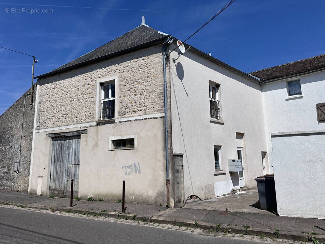 Appartement à TOUSSON