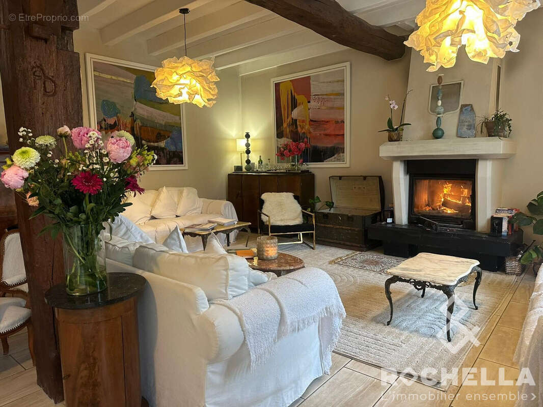 Maison 174 m² à Dampierre-Sur-Boutonne  - photo 4