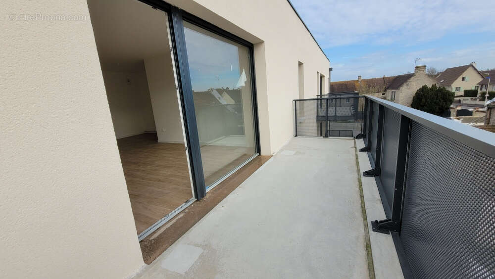 IFS BOURG aux pied des commerces, poste, médecins, bus, APPARTEMENT neuf  de 4 pièces - 92,58 m² habitables, balcon sud 10m² 2 p - photo 4