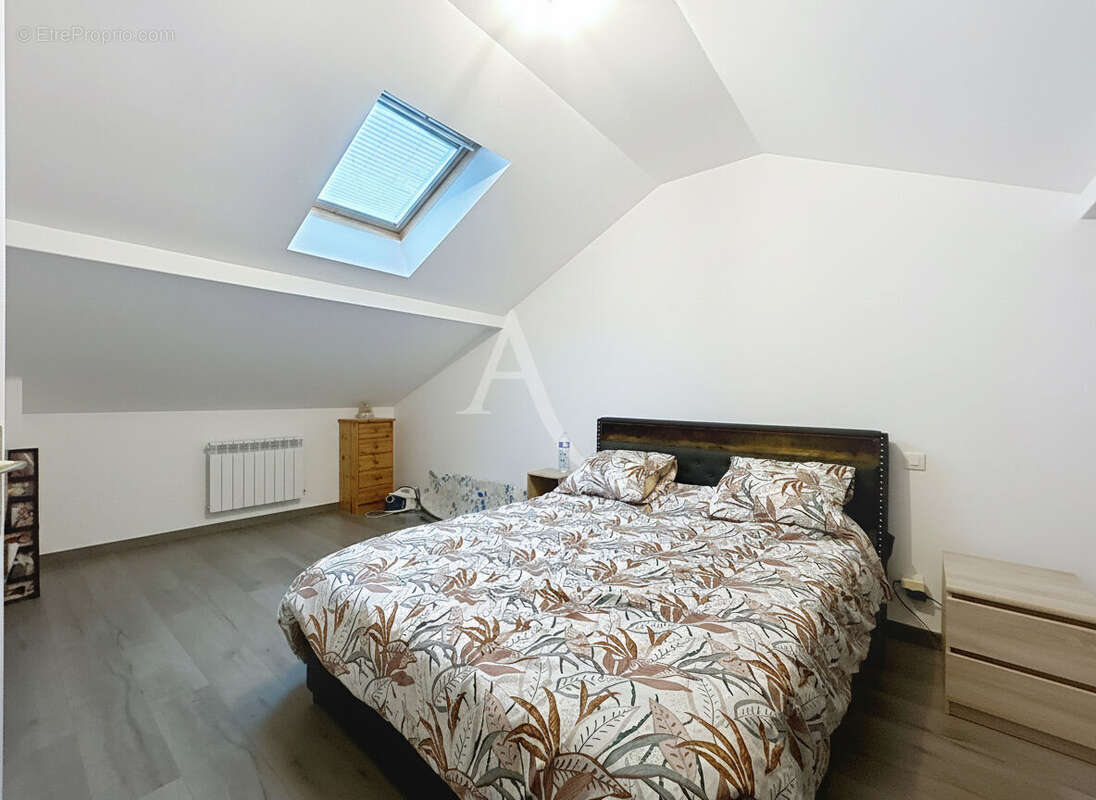 Appartement Sainte Barbe 4 pièces - duplex - deux chambres - cave - stationnements - photo 8