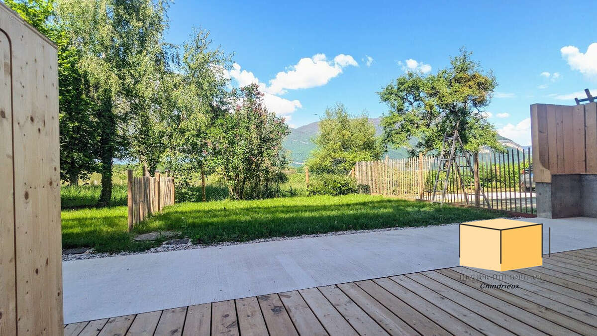 Appartement à CEYZERIEU