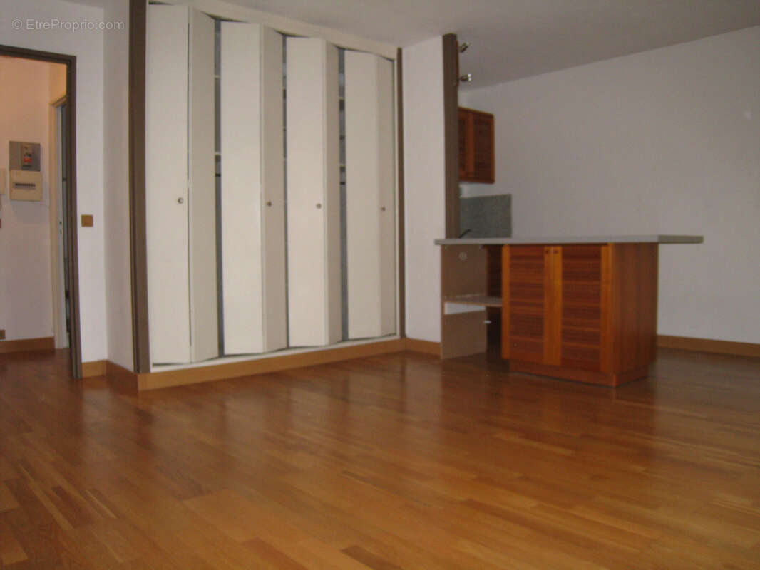 Appartement à FRESNES