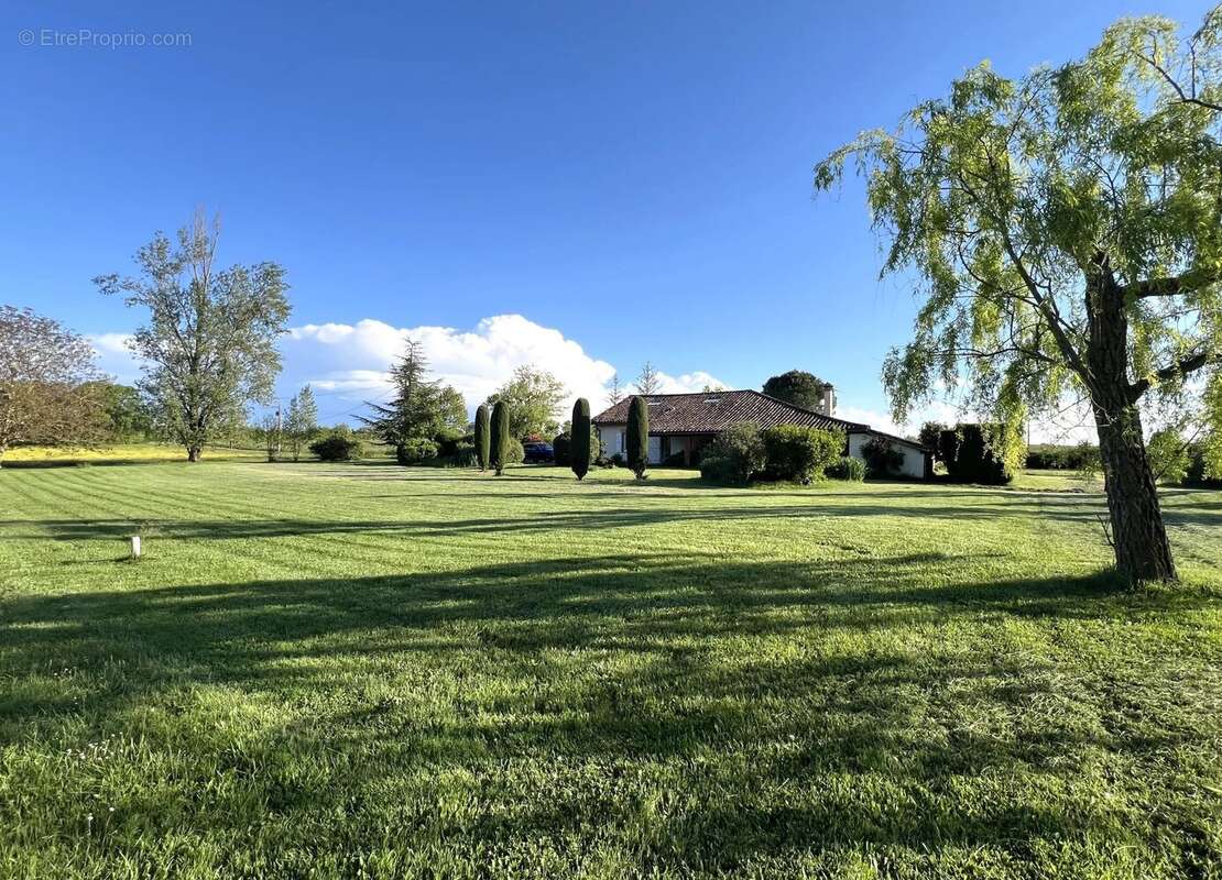 Maison à ESCORNEBOEUF