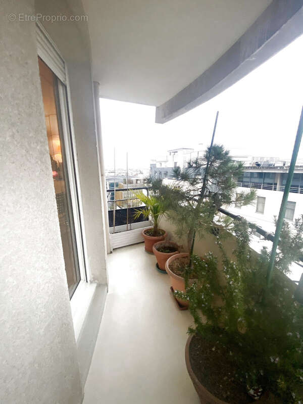 Appartement à COURBEVOIE
