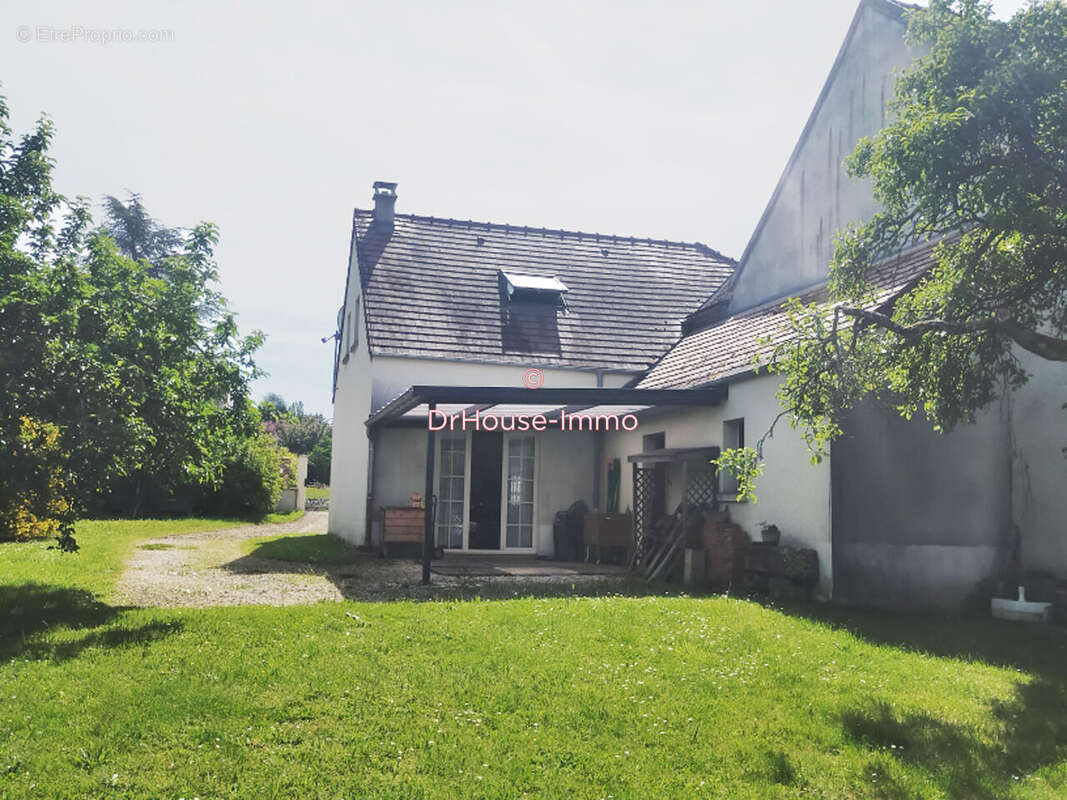 Maison 110 m² à Saint-Georges-Sur-Baulche  - photo 4