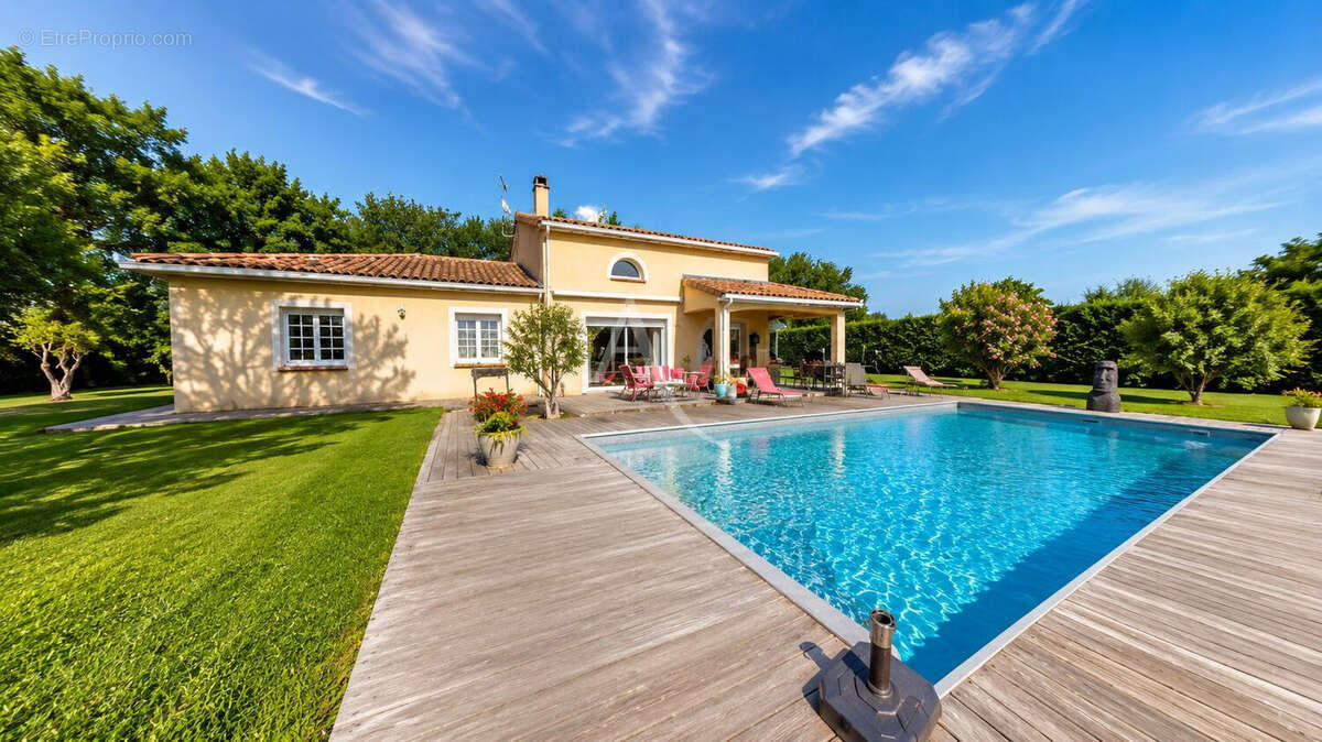 Maison à PUJAUDRAN