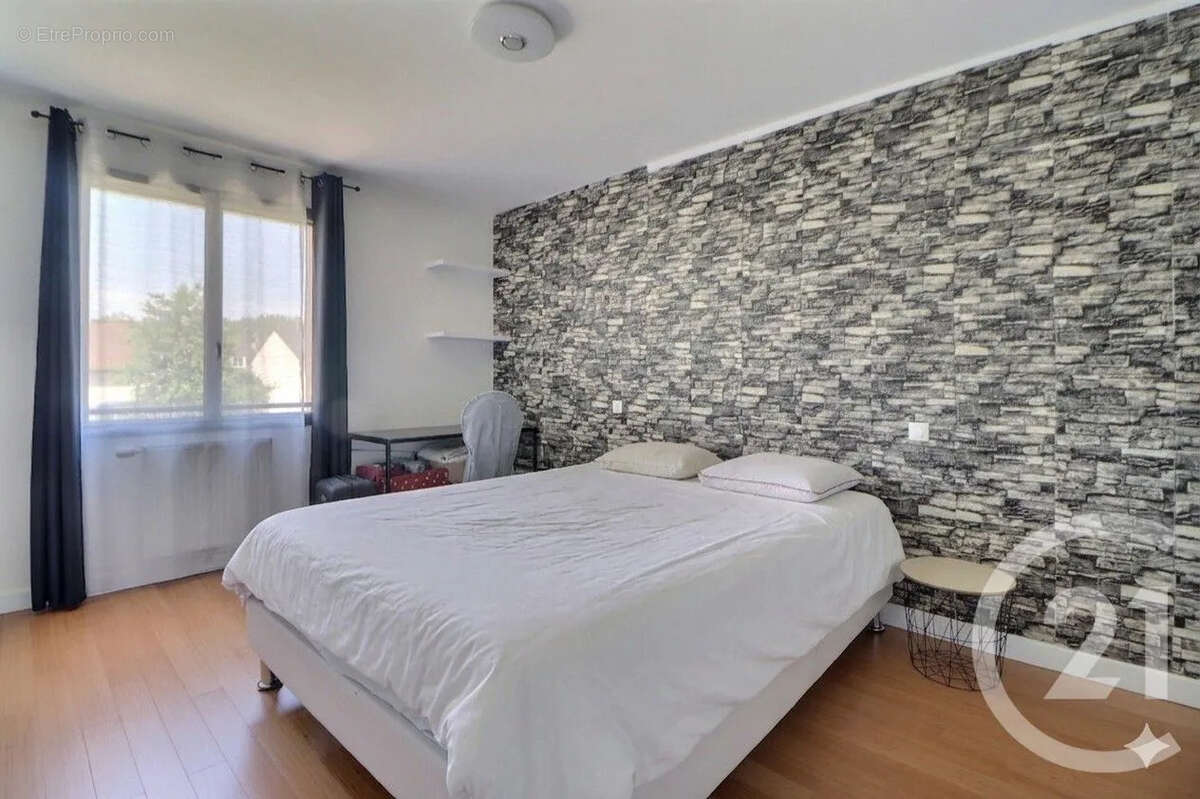 Maison 148 m² à Aulnay-Sous-Bois  - photo 7