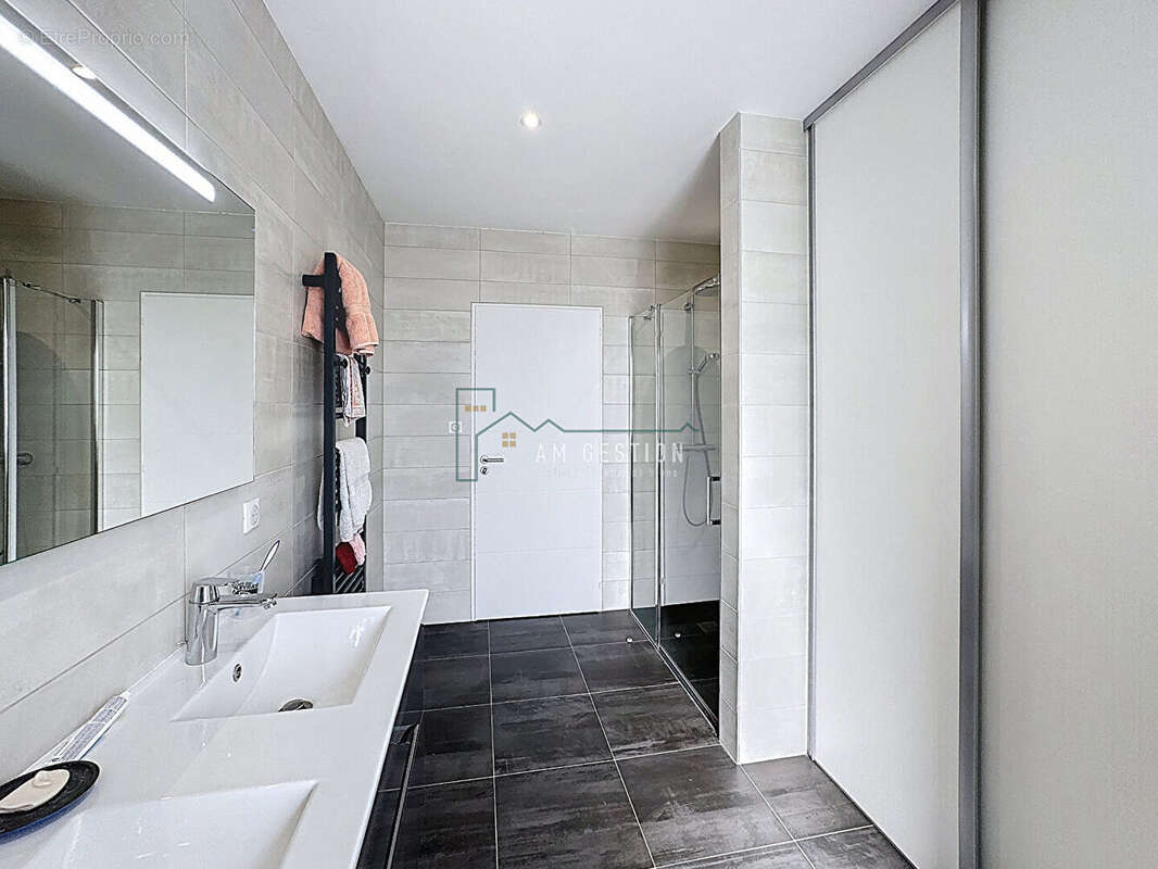 Maison à SAINT-JUNIEN