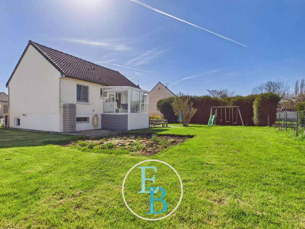 Maison à LE MESNIL-PATRY