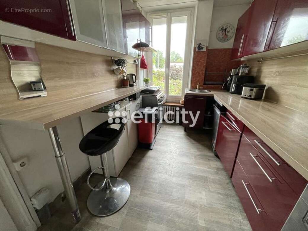 Maison à SAINT-PIERRE-LES-NEMOURS