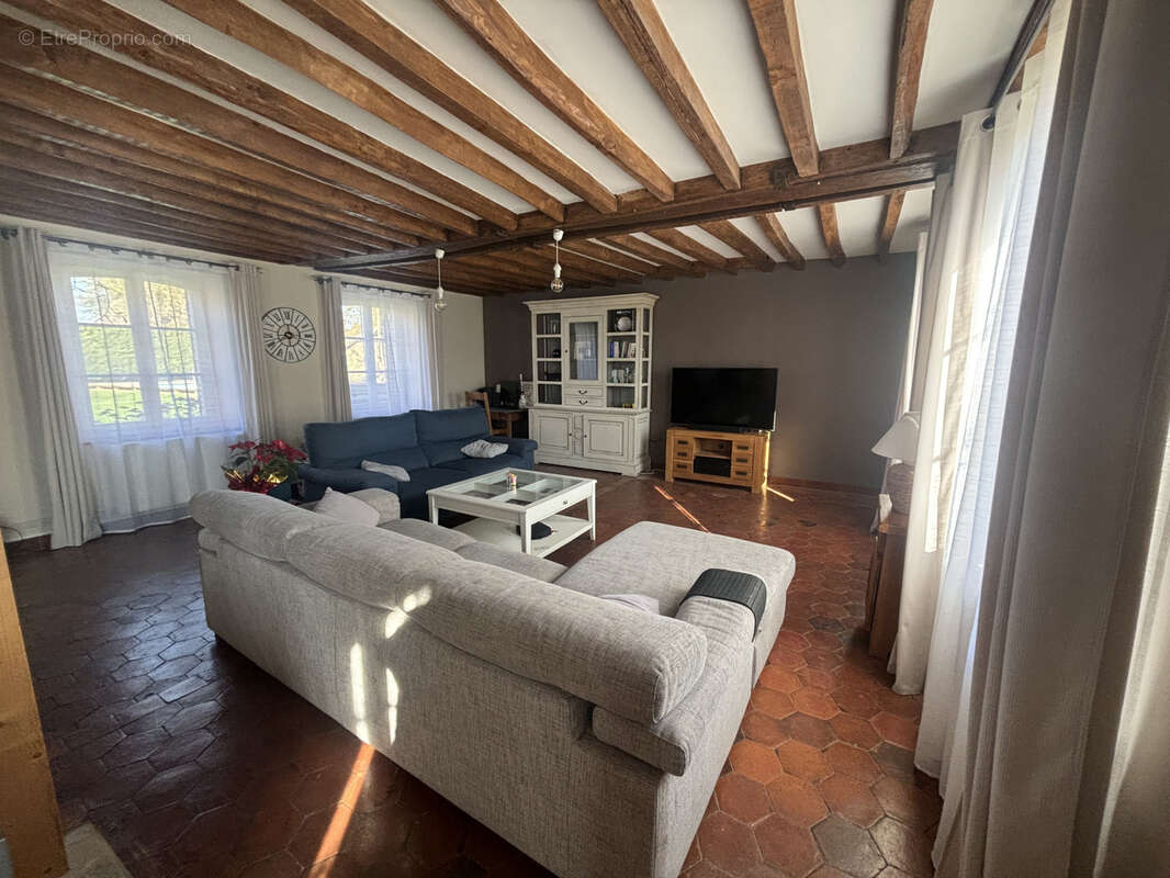 Maison à TREMBLAY-LES-VILLAGES