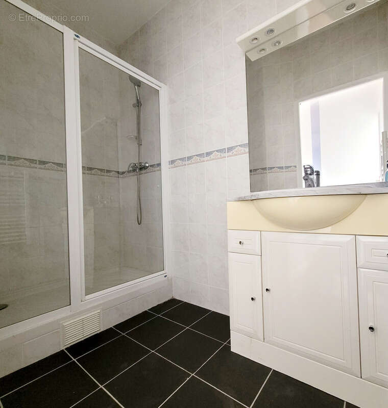 Appartement à LA CELLE-SAINT-CLOUD