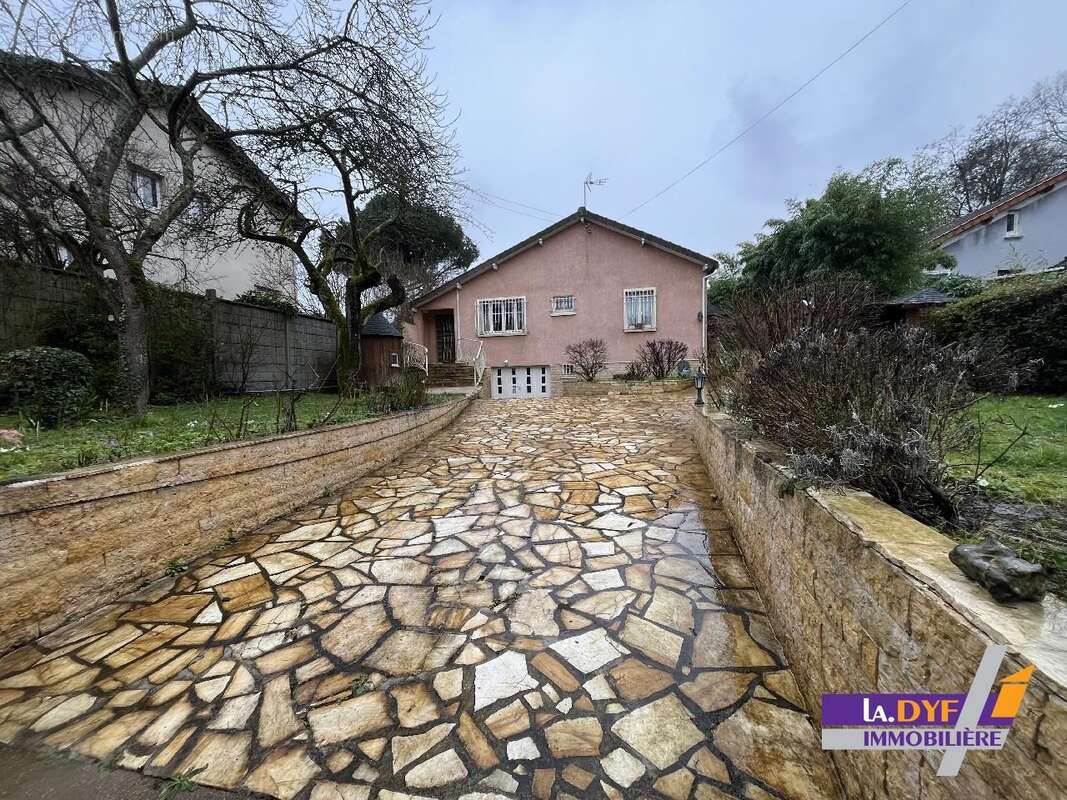 Maison à VAUJOURS