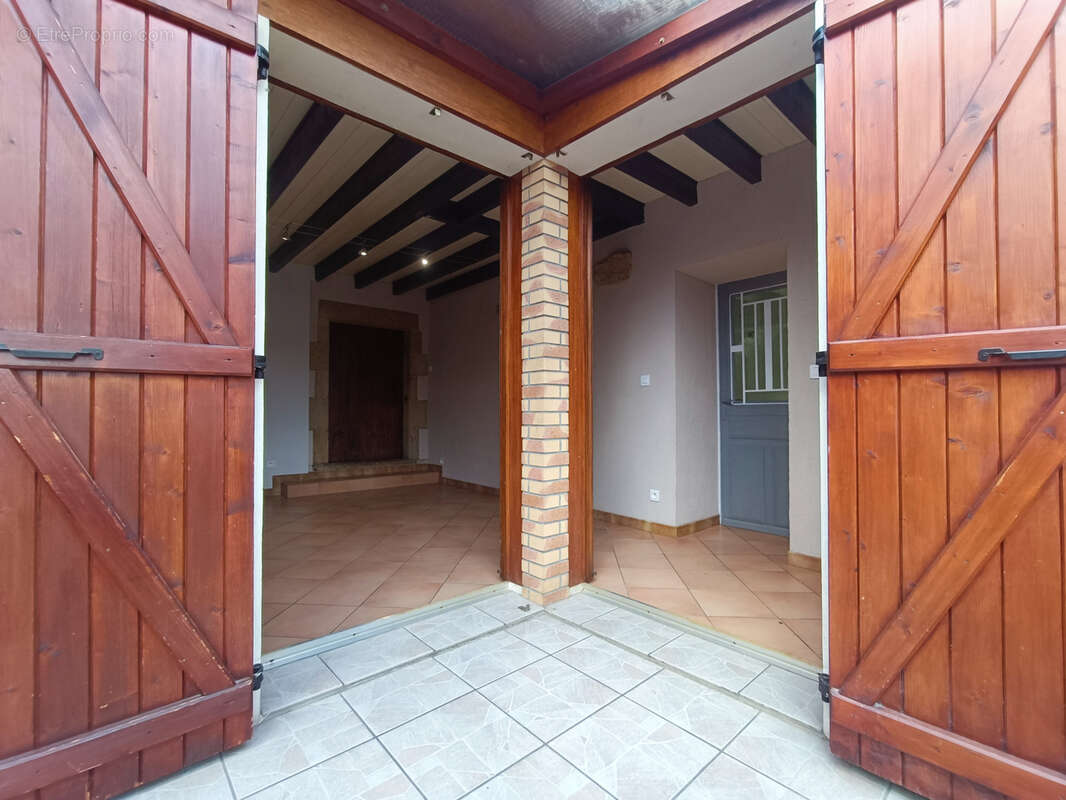 Maison à PRECY