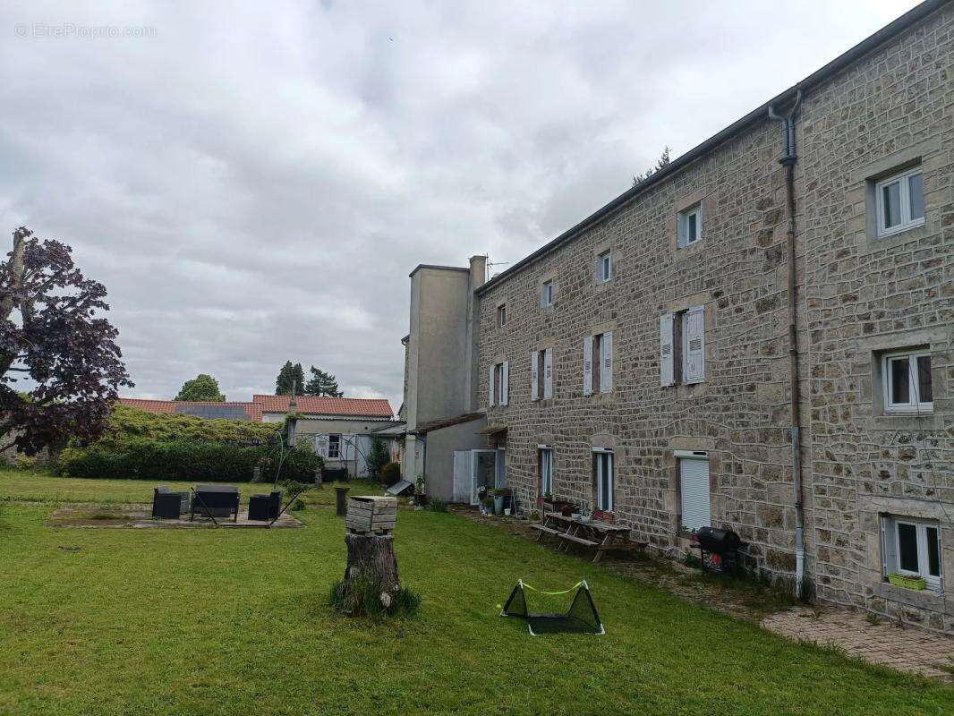Maison à MONTFAUCON-EN-VELAY