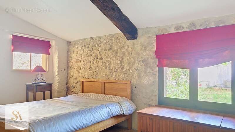 Maison de caractère en pierre, 3 chambres, jardin, terrasse et garage – Charme authentique au cœur d’un village calme entouré de - photo 17