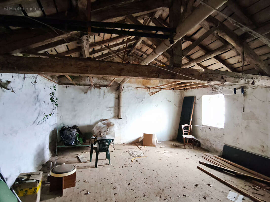 Maison à SOMMIERES-DU-CLAIN