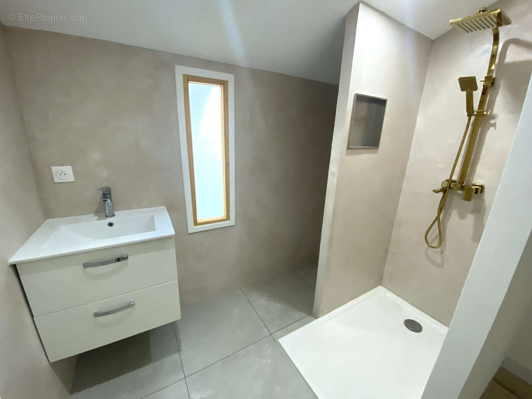 Appartement à PAGNEY-DERRIERE-BARINE