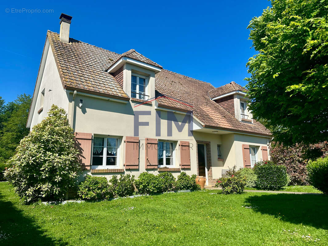 Maison à NEUFCHATEL-EN-BRAY