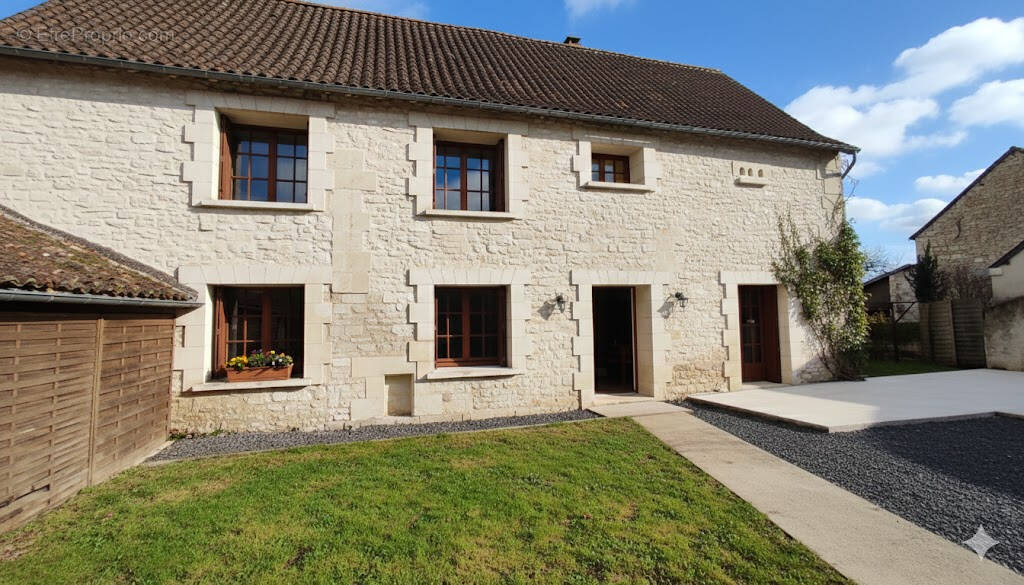 Maison à NAINTRE