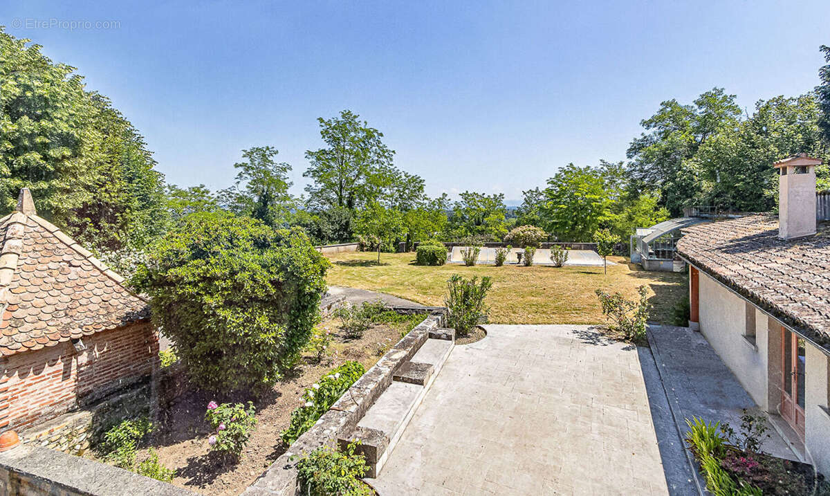 Demeure de charme avec jardin et piscine. - photo 12