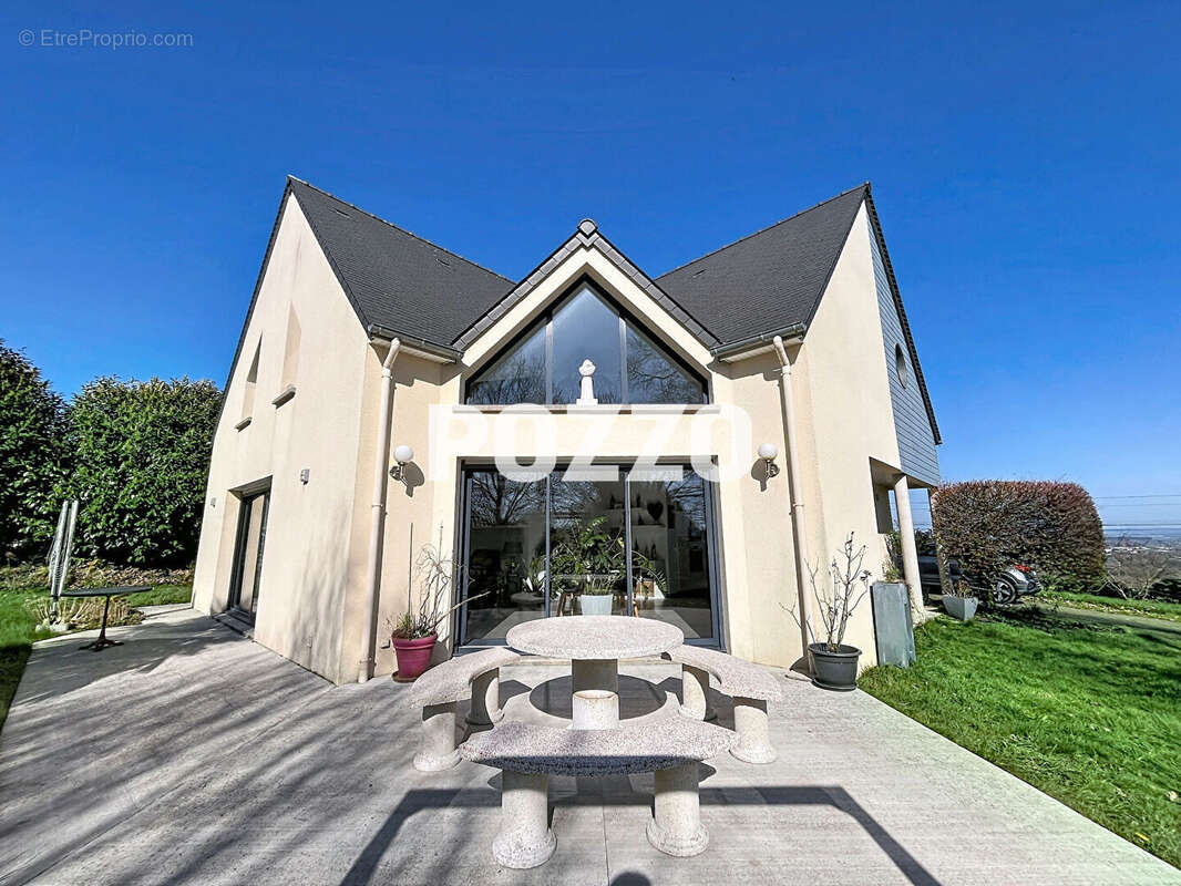A Vendre - Les Loges Marchis - Maison 6 pièce(s) 154 m² - photo 16