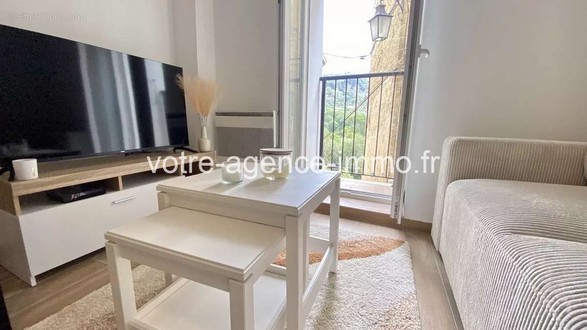 Appartement à CONTES