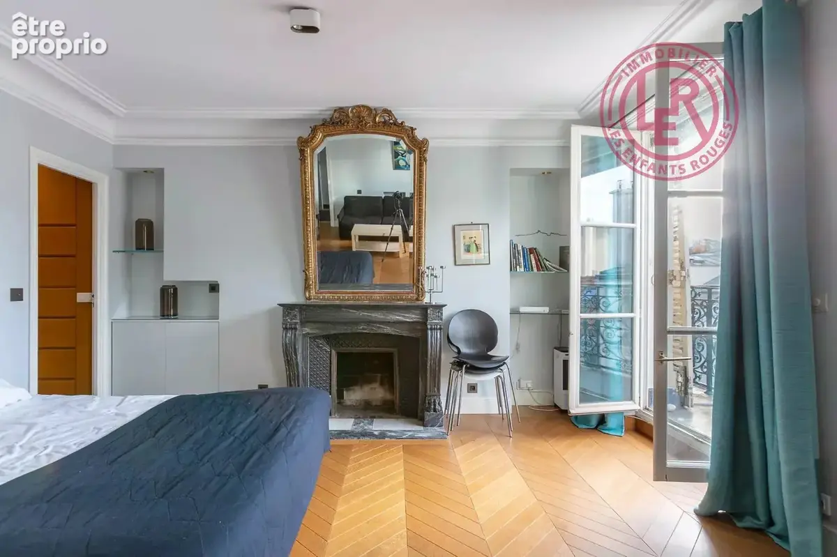 Paris 4ème - Rue Jean Beausire - Etage élevé avec ascenseur et balcon - photo 3