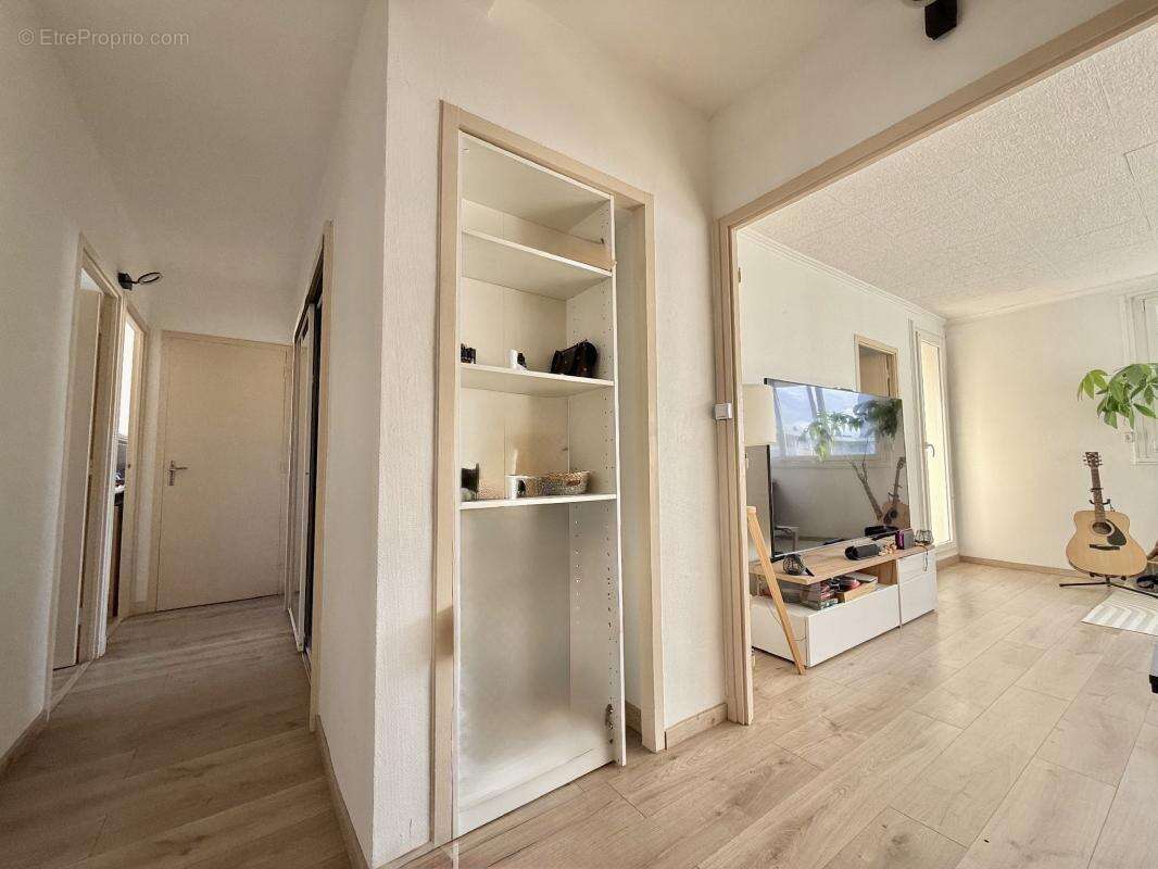 Appartement à CHENOVE