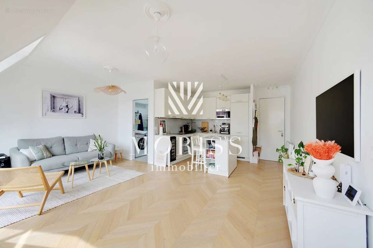 Appartement à PARIS-8E