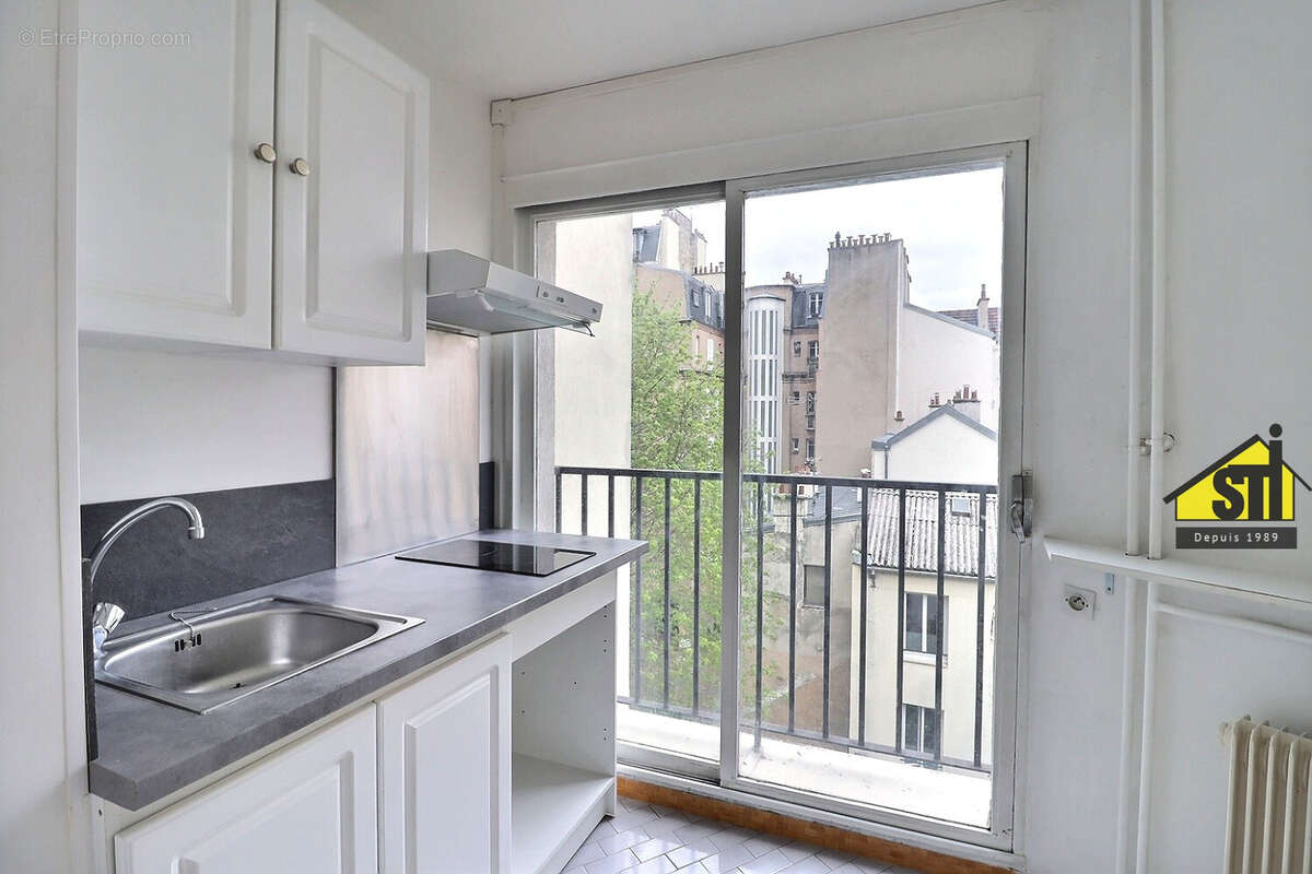 Appartement à PARIS-14E