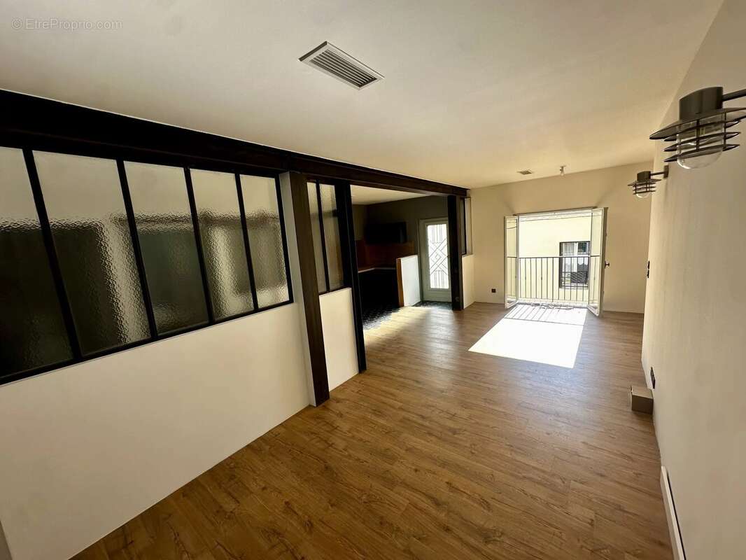 Appartement à MONTBAZIN