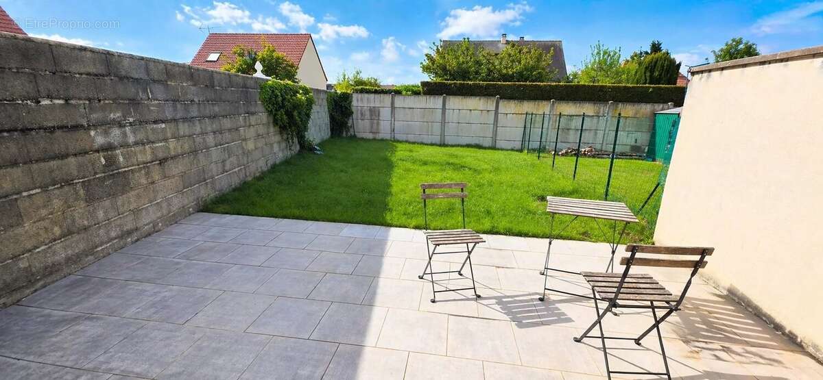 Appartement à FONTENAY-TRESIGNY