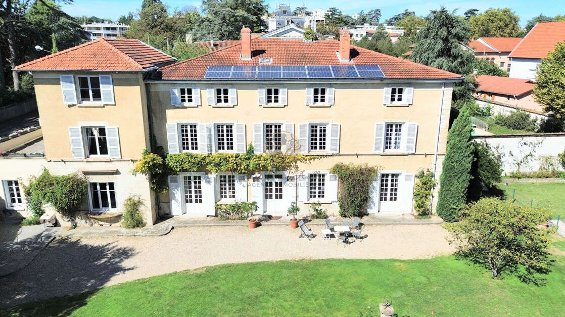 Maison à SAINT-GENIS-LAVAL