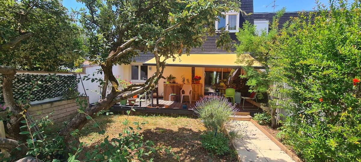 Maison 130 m² à La Rochelle  - photo 3