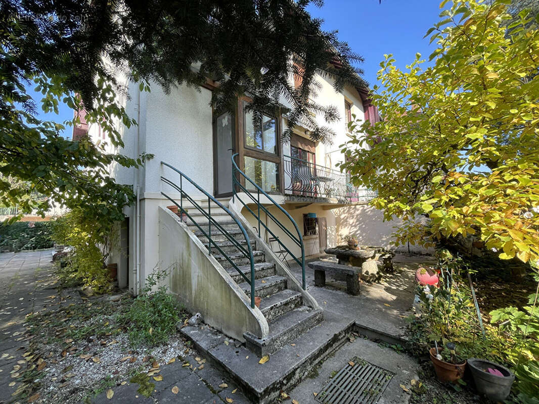 Maison à LONS-LE-SAUNIER